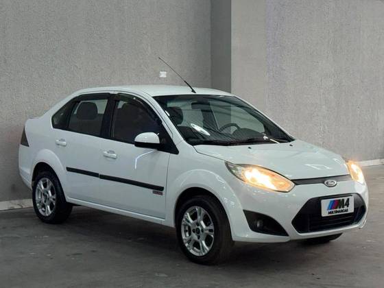 FORD FIESTA 1.6 ROCAM SE 8V FLEX 4P MANUAL FORD FIESTA 1.6 ROCAM SE 8V FLEX 4P MANUAL